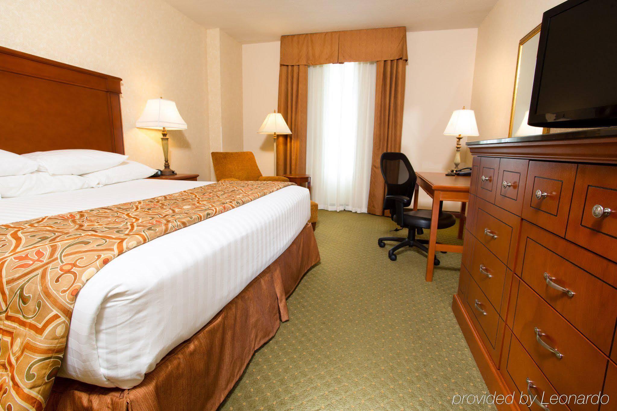 Drury Inn & Suites Independence Kansas City Blue Springs Exterior photo